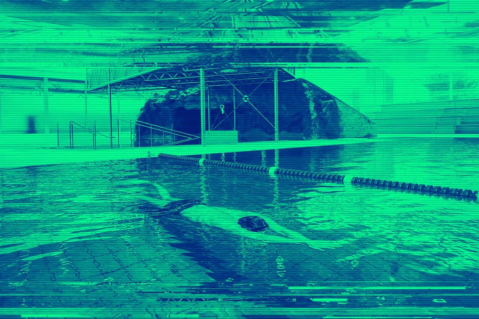 Swimmer surfacing during a training effort